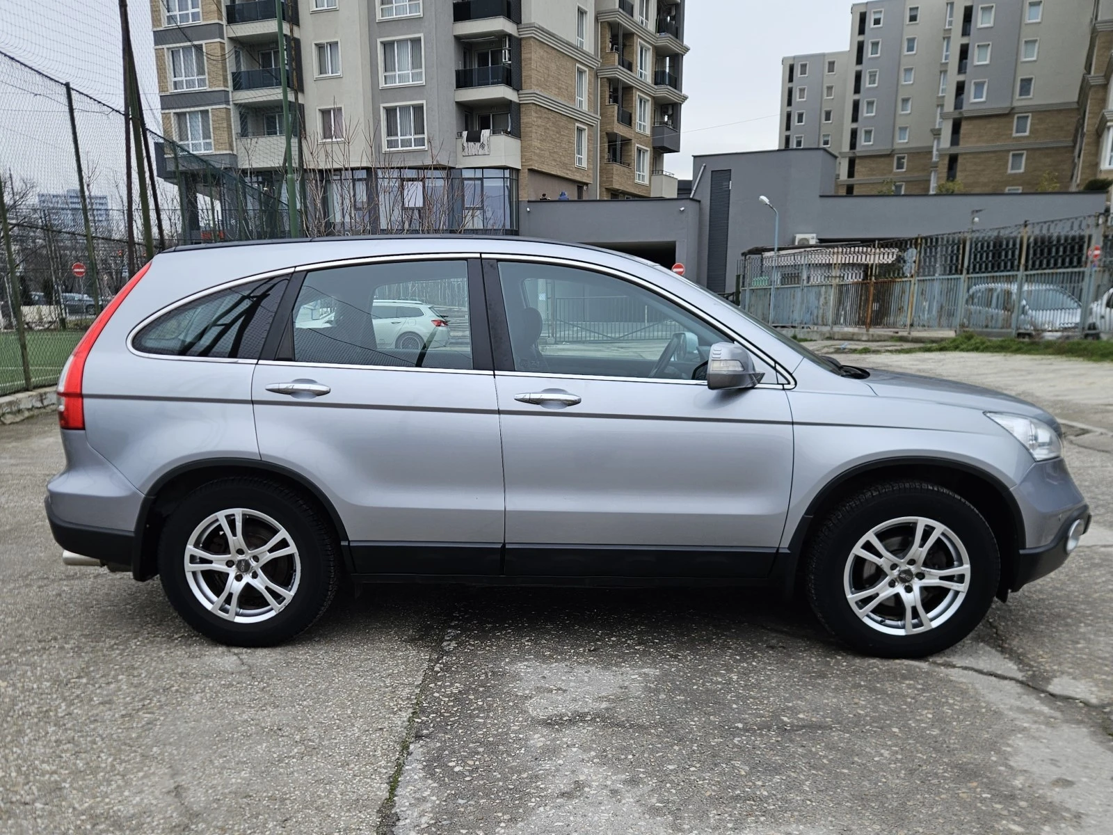 Honda Cr-v 2.0i-VTEC 4x4, снимка 4 - Автомобили и джипове - 53836558