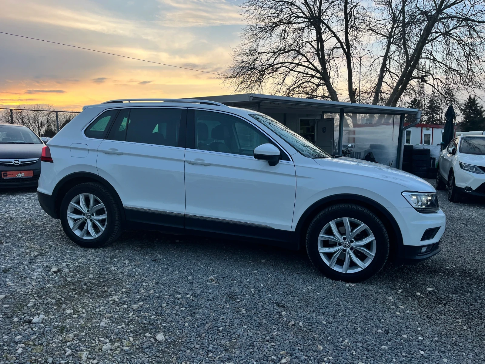 VW Tiguan 2, 0TDI-LED/VAVI/ПАНОРАМА/КОЖА/ПАМЕТ/ПОДГРЕВ/ТОП!!, снимка 7 - Автомобили и джипове - 53966620