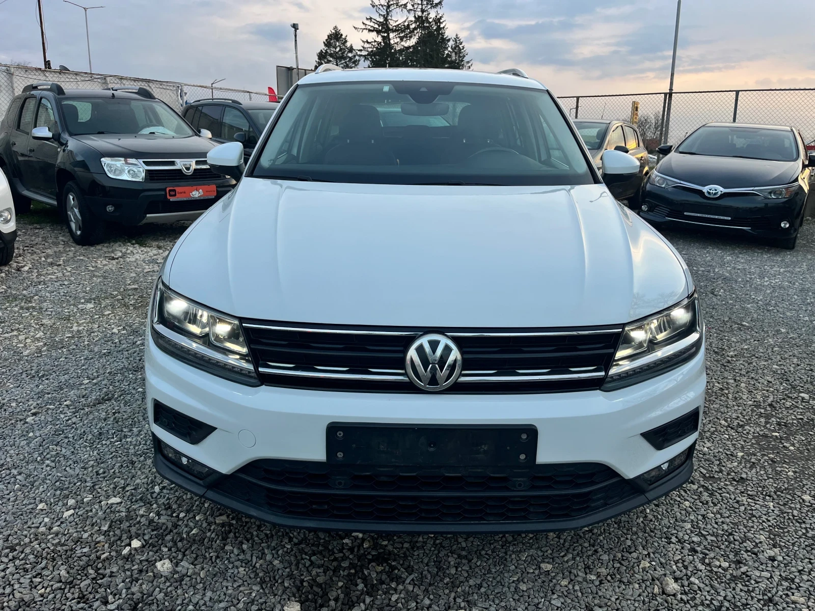 VW Tiguan 2, 0TDI-LED/VAVI/ПАНОРАМА/КОЖА/ПАМЕТ/ПОДГРЕВ/ТОП!!, снимка 2 - Автомобили и джипове - 53966620