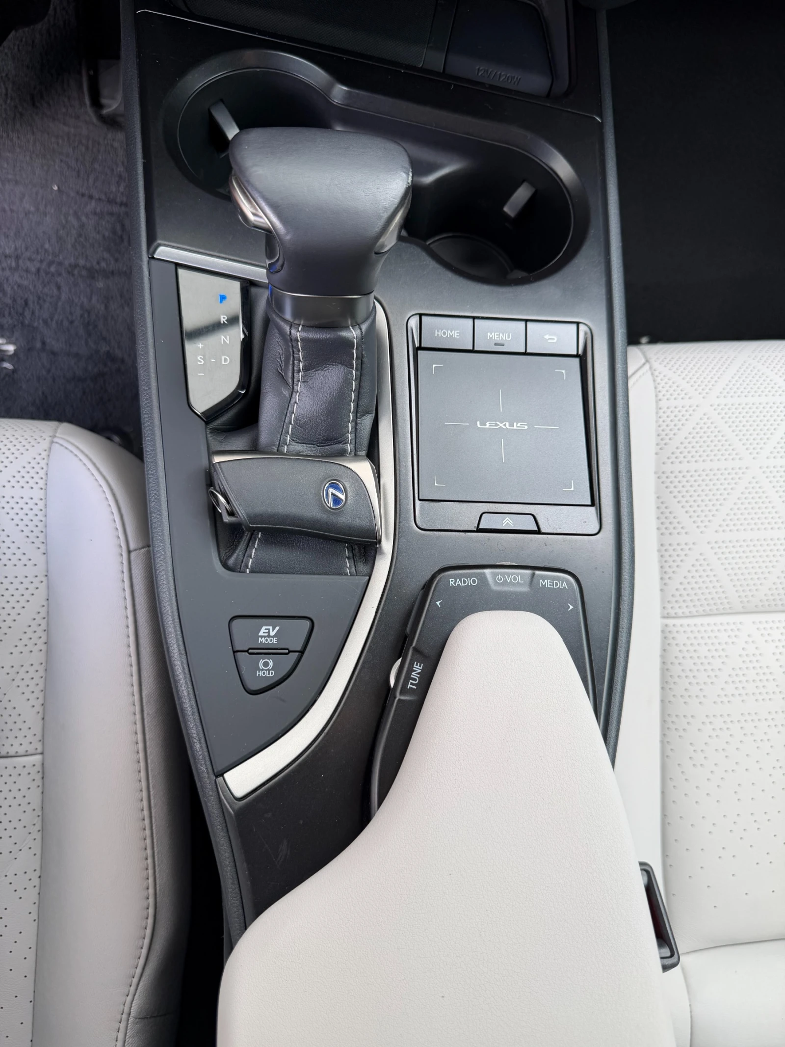 Lexus UX 250h 2.0 4x4 Hybrid � �������� | Mobile.bg � ����������� 13