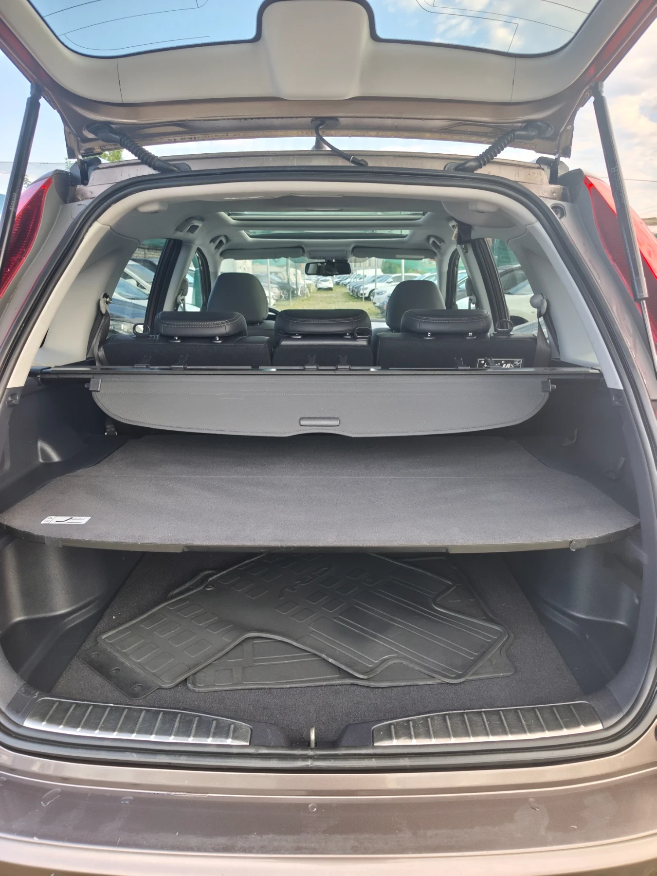 Honda Cr-v 2.0 4* 4 дистроник навигация.панорама кожа фейслиф, снимка 9 - Автомобили и джипове - 55332273