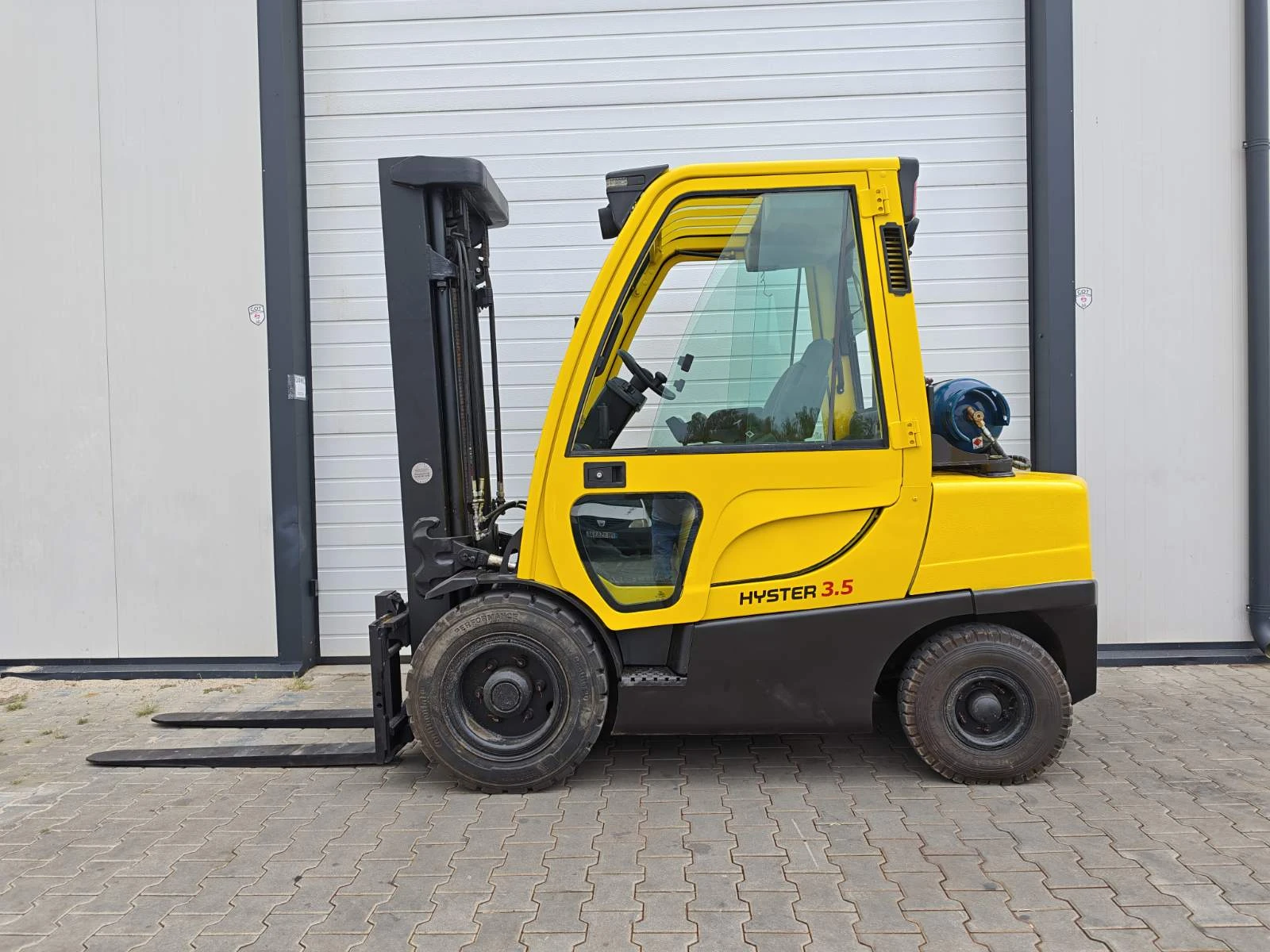 Мотокар Hyster