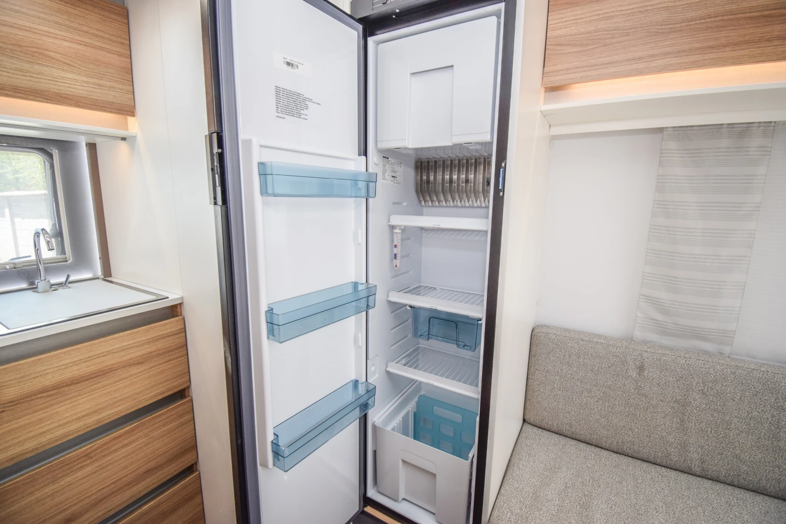 Каравана Adria Altea 4four 362 LH!!!НОВА!!!, снимка 14 - Каравани и кемпери - 55604257