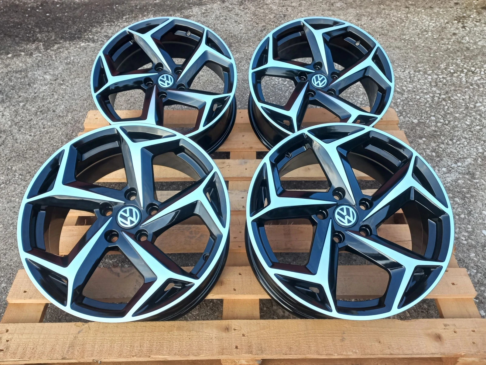 Джанти за VW, снимка 5 - Гуми и джанти - 54198359