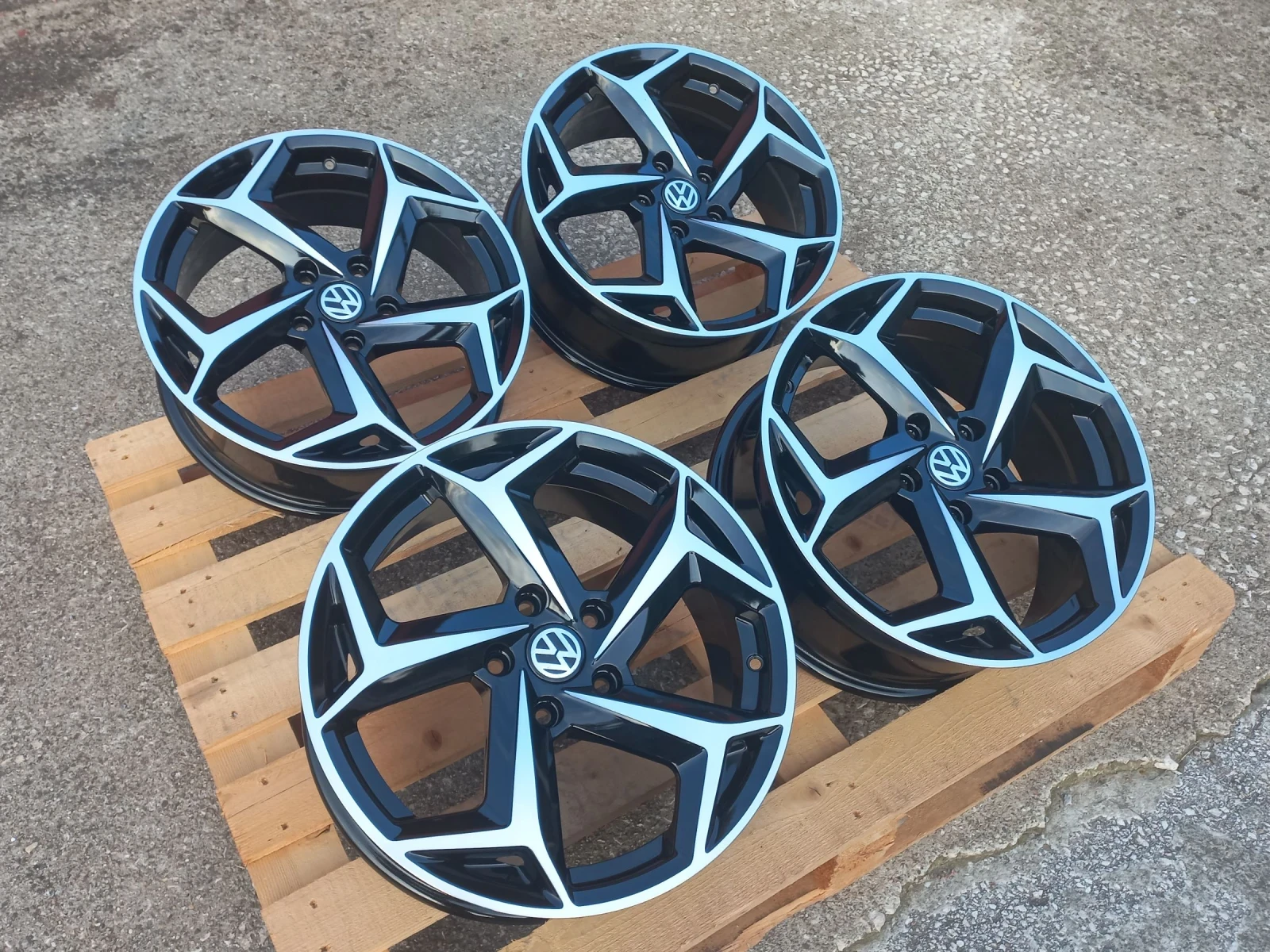 Джанти за VW, снимка 2 - Гуми и джанти - 54198359