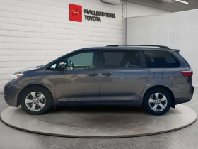 Toyota Sienna, снимка 2