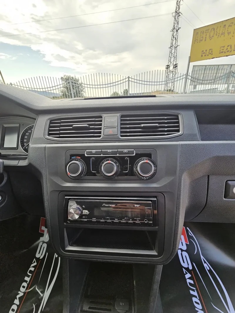 VW Caddy, снимка 12 - Автомобили и джипове - 46957460