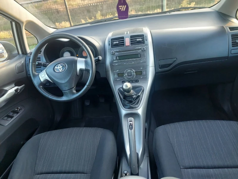 Toyota Auris 1.4/90кс.ТОП ТОП ТОП, снимка 7 - Автомобили и джипове - 48146638