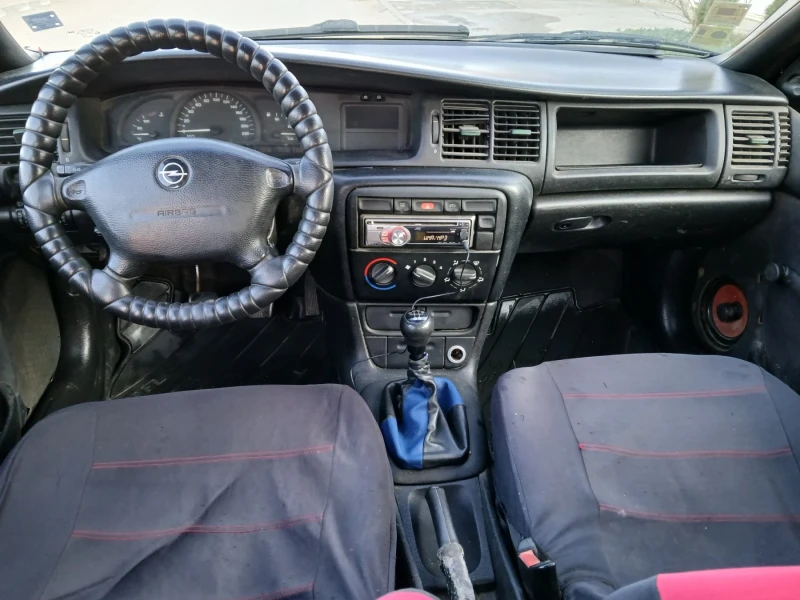 Opel Vectra 1.8 Газ/Бензин, снимка 7 - Автомобили и джипове - 48348841