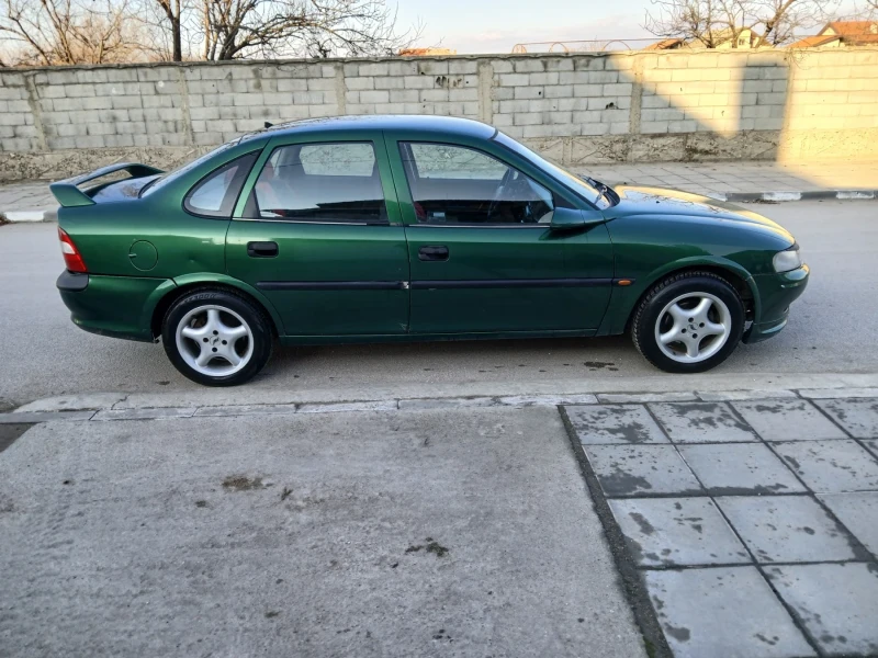 Opel Vectra 1.8 Газ/Бензин, снимка 2 - Автомобили и джипове - 48348841