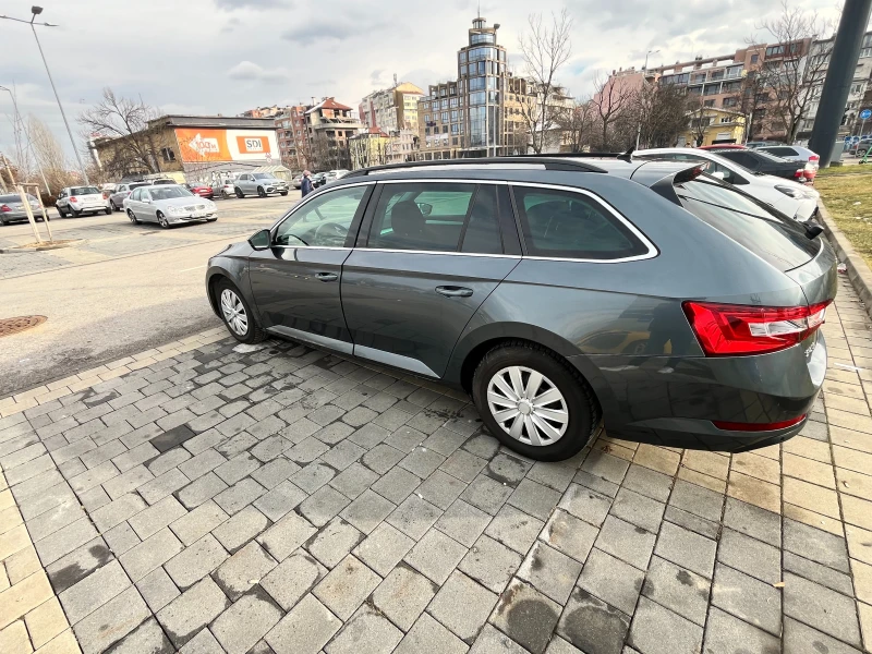 Skoda Superb, снимка 8 - Автомобили и джипове - 48544752