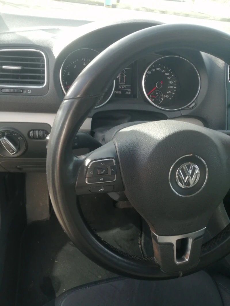 VW Golf 1.2 TSI Highline, снимка 13 - Автомобили и джипове - 52323764