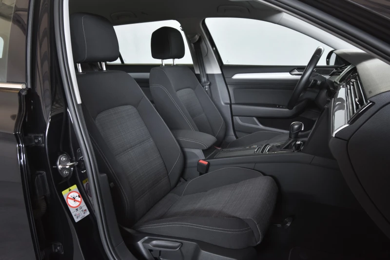 VW Passat 2.0TDI/LED/200HP, снимка 8 - Автомобили и джипове - 51243693