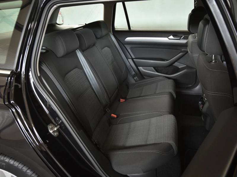 VW Passat 2.0TDI/LED/200HP, снимка 9 - Автомобили и джипове - 51243693