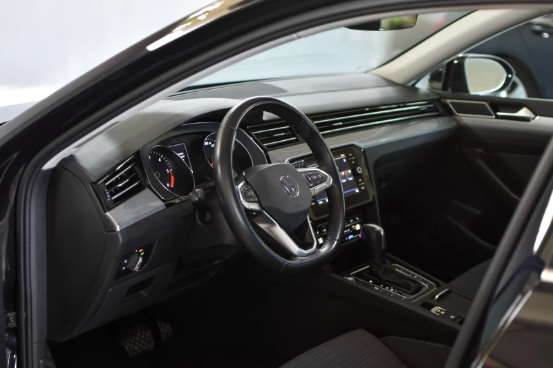 VW Passat 2.0TDI/LED/200HP, снимка 11 - Автомобили и джипове - 51243693