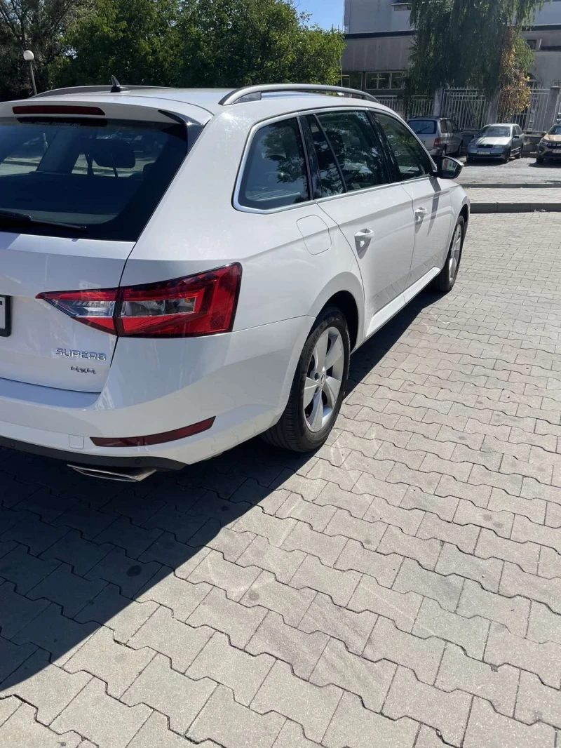 Skoda Superb, снимка 12 - Автомобили и джипове - 51693956