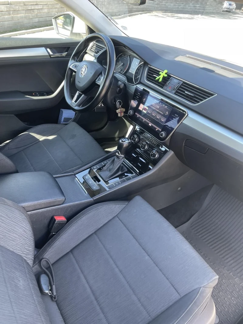 Skoda Superb, снимка 9 - Автомобили и джипове - 51693956