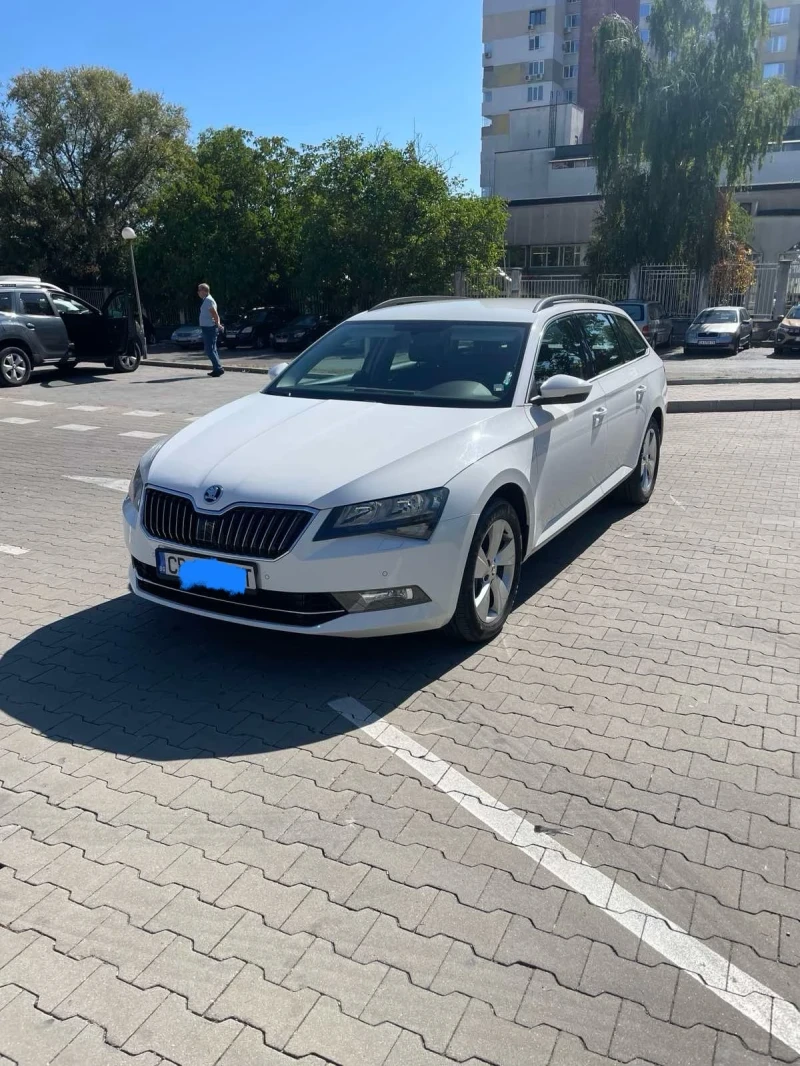 Skoda Superb, снимка 4 - Автомобили и джипове - 51693956