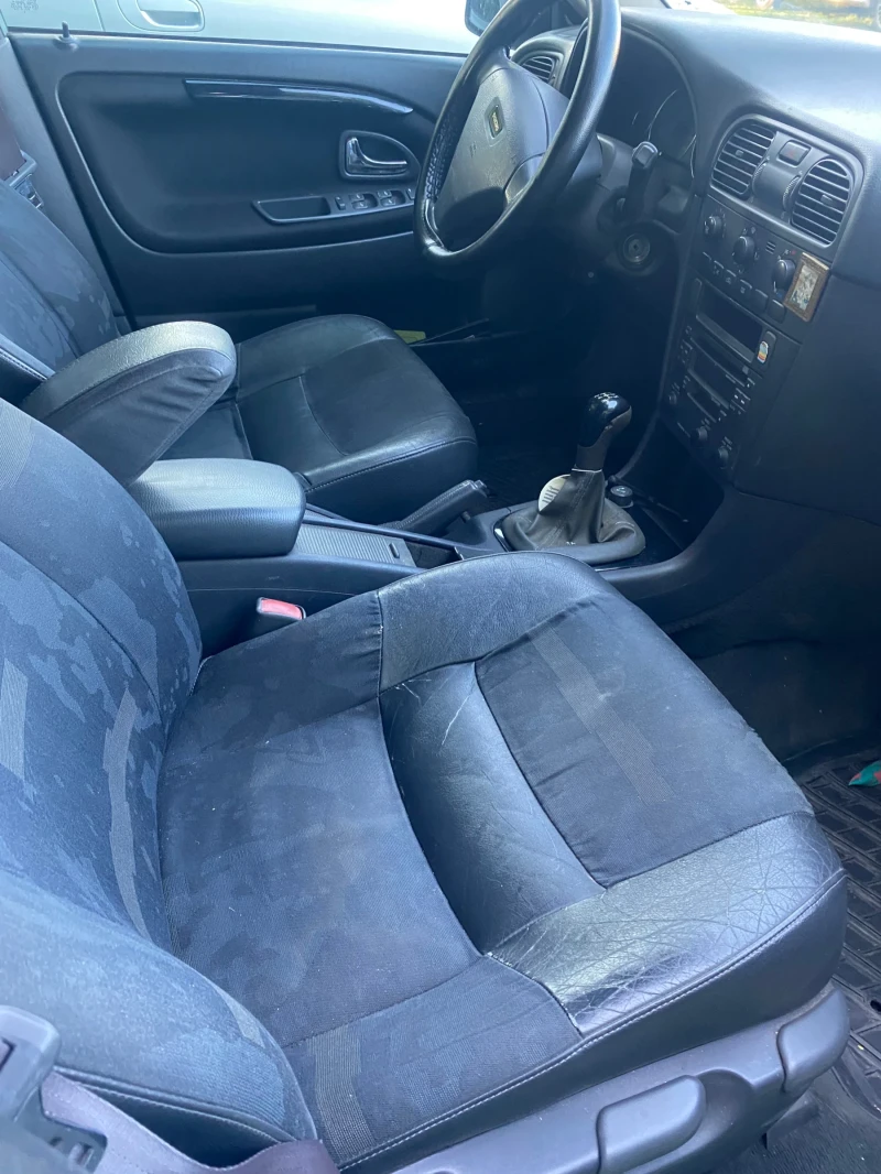 Volvo V40, снимка 2 - Автомобили и джипове - 52794876