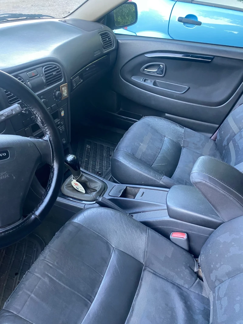 Volvo V40, снимка 8 - Автомобили и джипове - 52794876