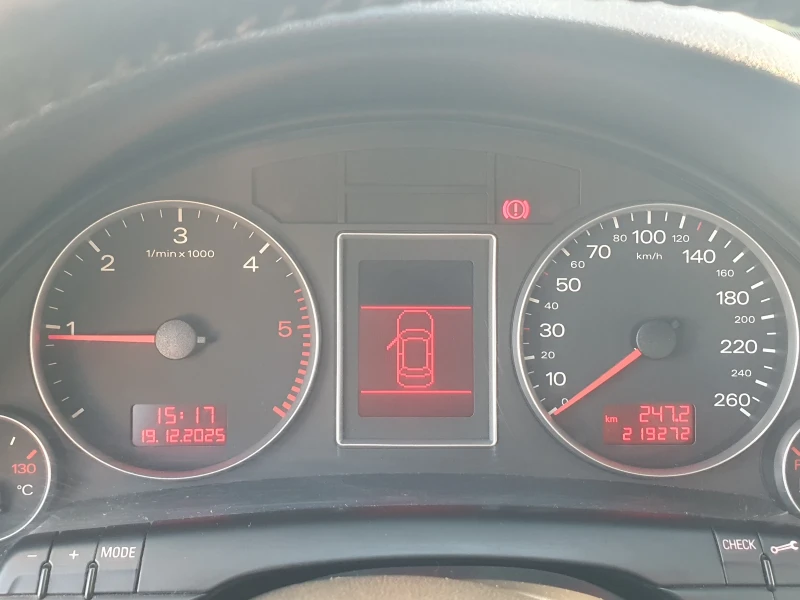 Audi A4 2.0 TDi, снимка 10 - Автомобили и джипове - 52860140