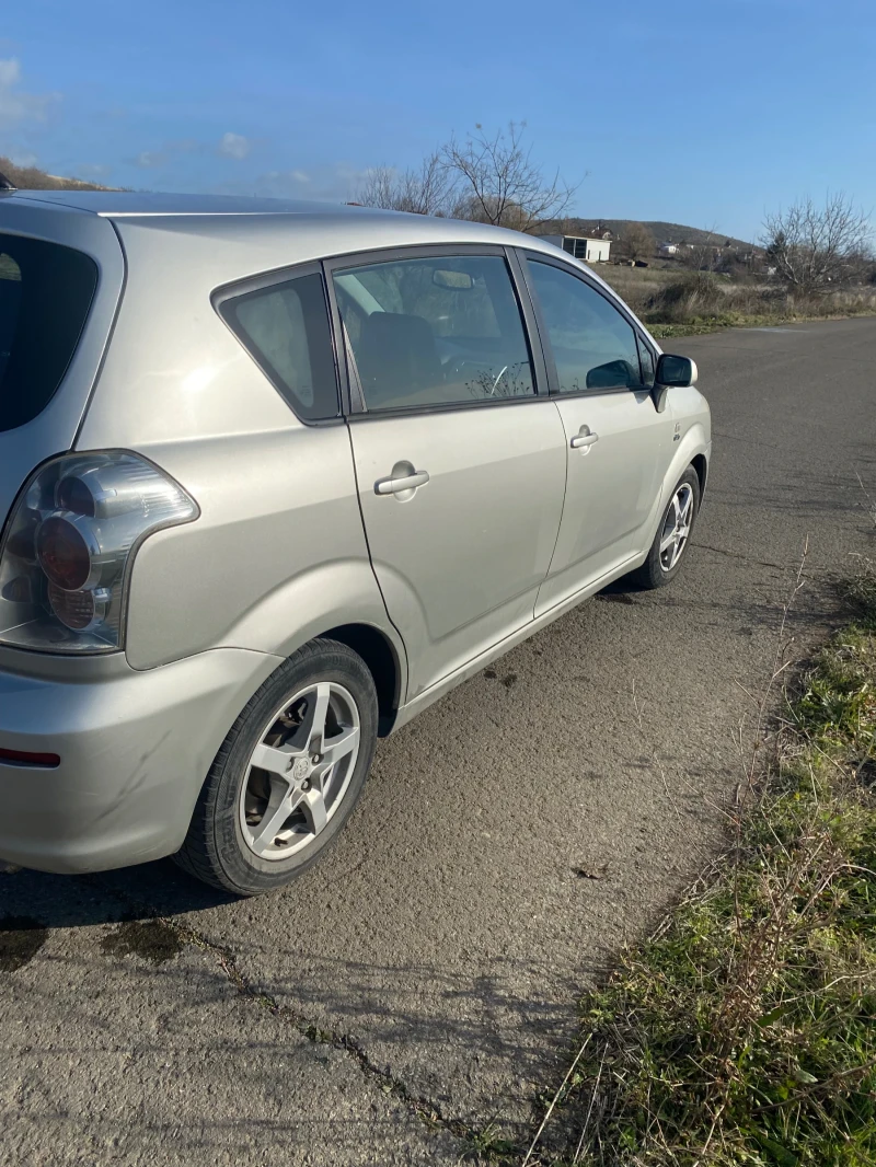 Toyota Corolla verso, снимка 4 - Автомобили и джипове - 52971436