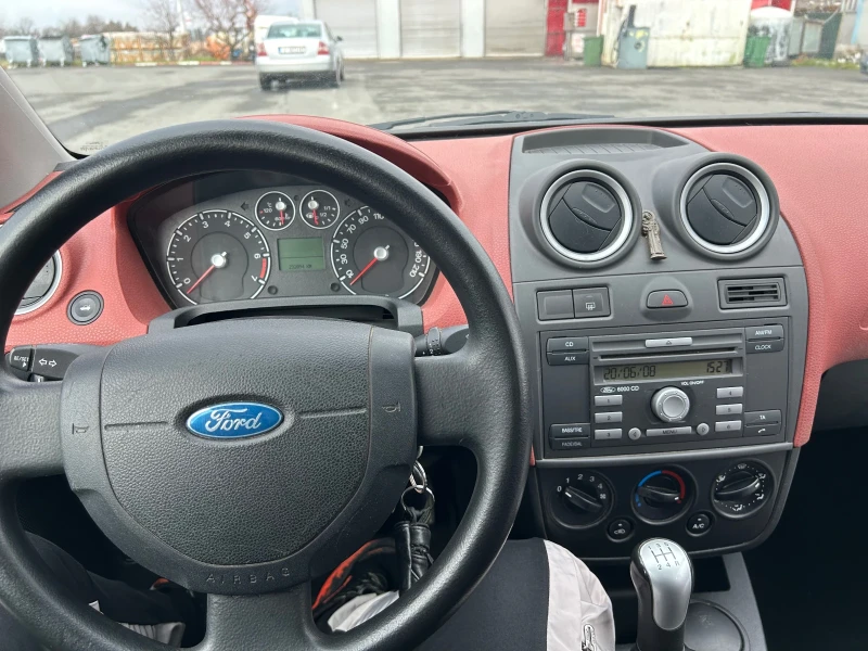 Ford Fiesta 1.4* 80кс* Klima, снимка 13 - Автомобили и джипове - 53443819