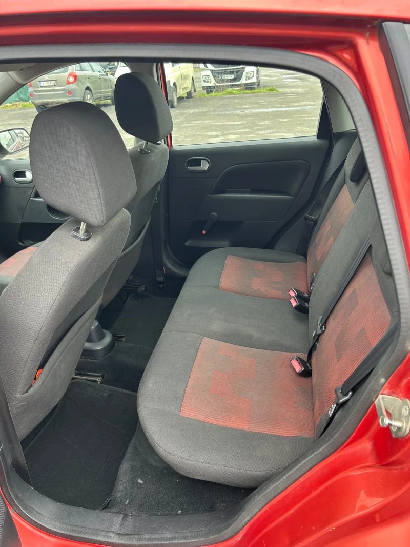 Ford Fiesta 1.4* 80кс* Klima, снимка 11 - Автомобили и джипове - 53443819