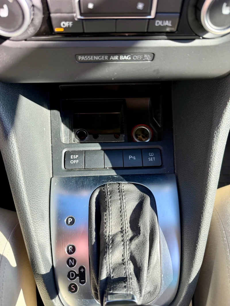 VW Golf, снимка 16 - Автомобили и джипове - 53585063