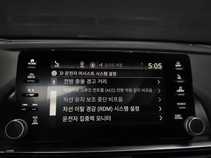 Honda Accord 2.0 Hybrid - САМО 30% АВАНС!, снимка 16 - Автомобили и джипове - 55936576