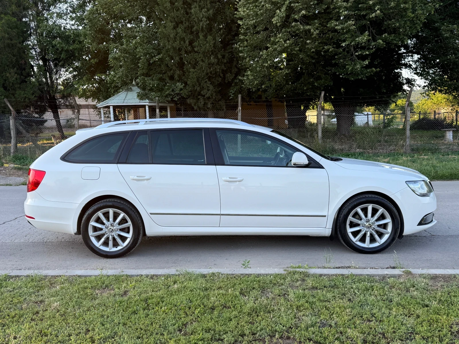 Skoda Superb 2.0TDI FACE-LIFT - изображение 8