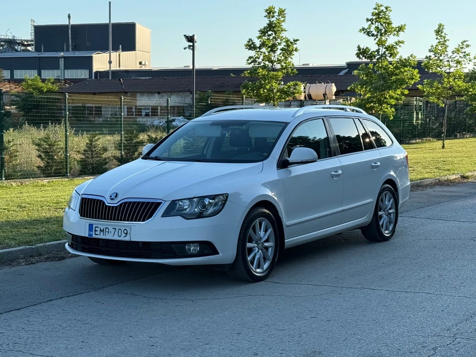 Skoda Superb 2.0TDI FACE-LIFT - изображение 3