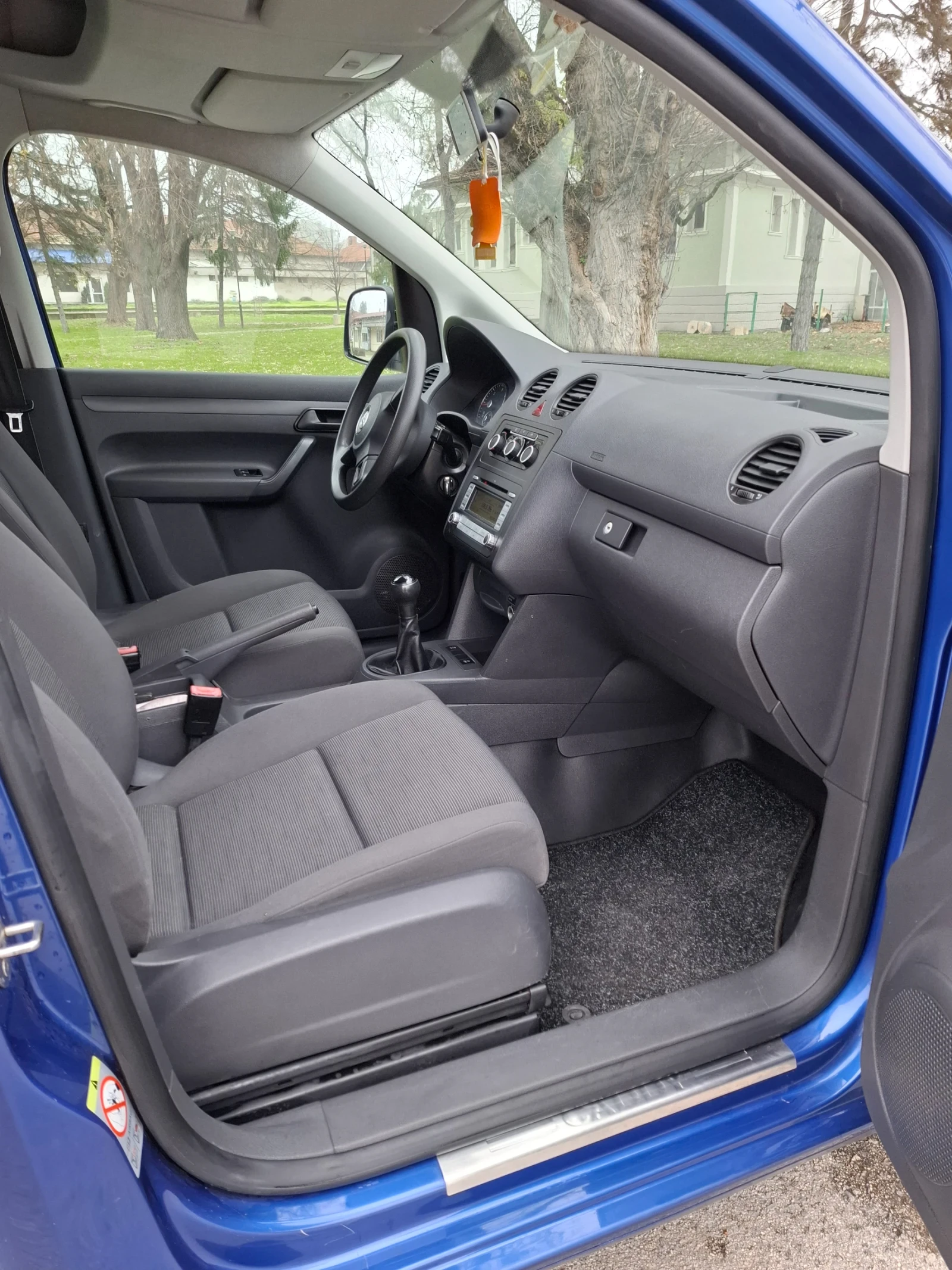 VW Caddy 1.6 TDI | Mobile.bg   10