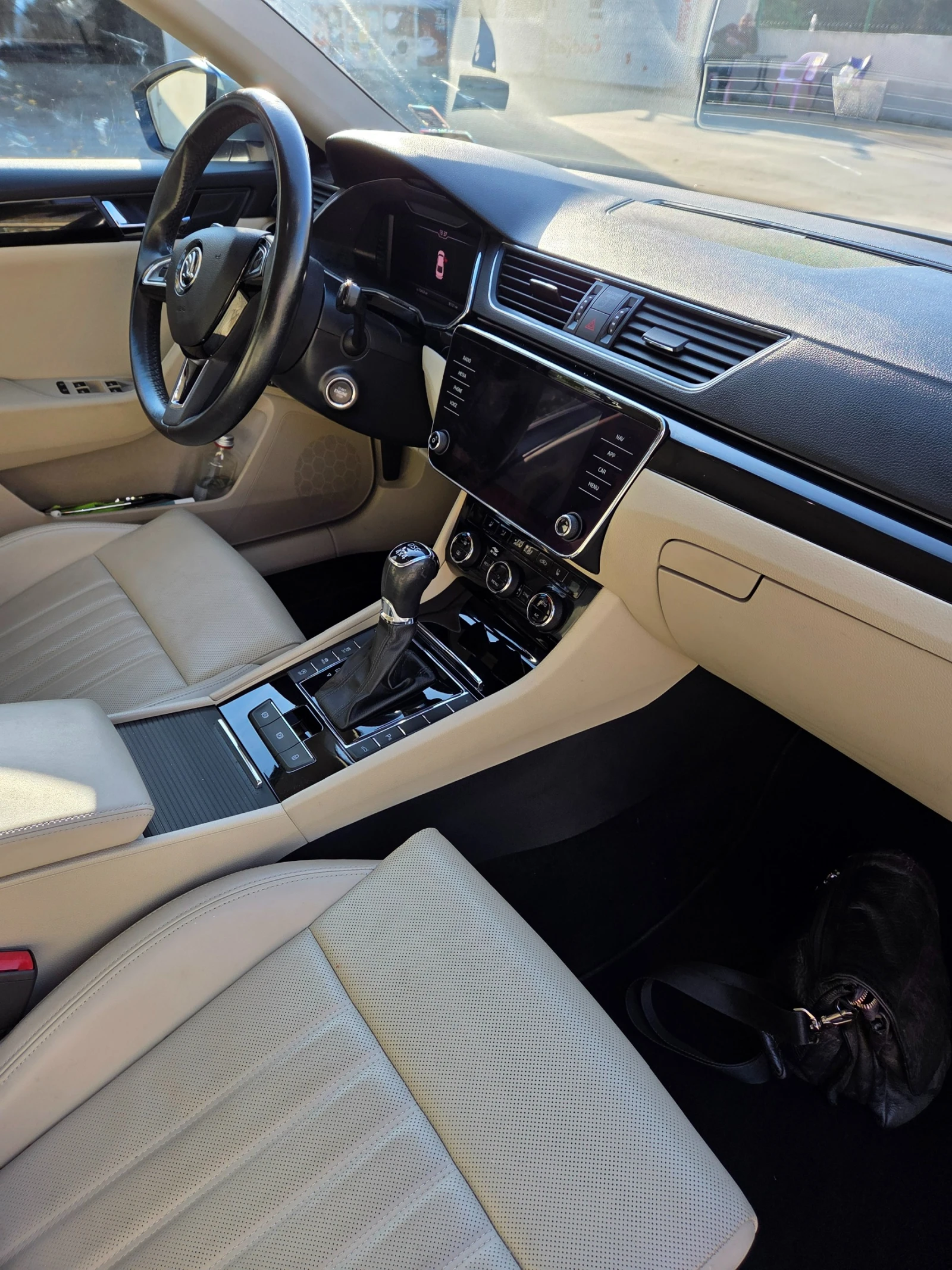 Skoda Superb 4x4 Lauren&Klement - изображение 9