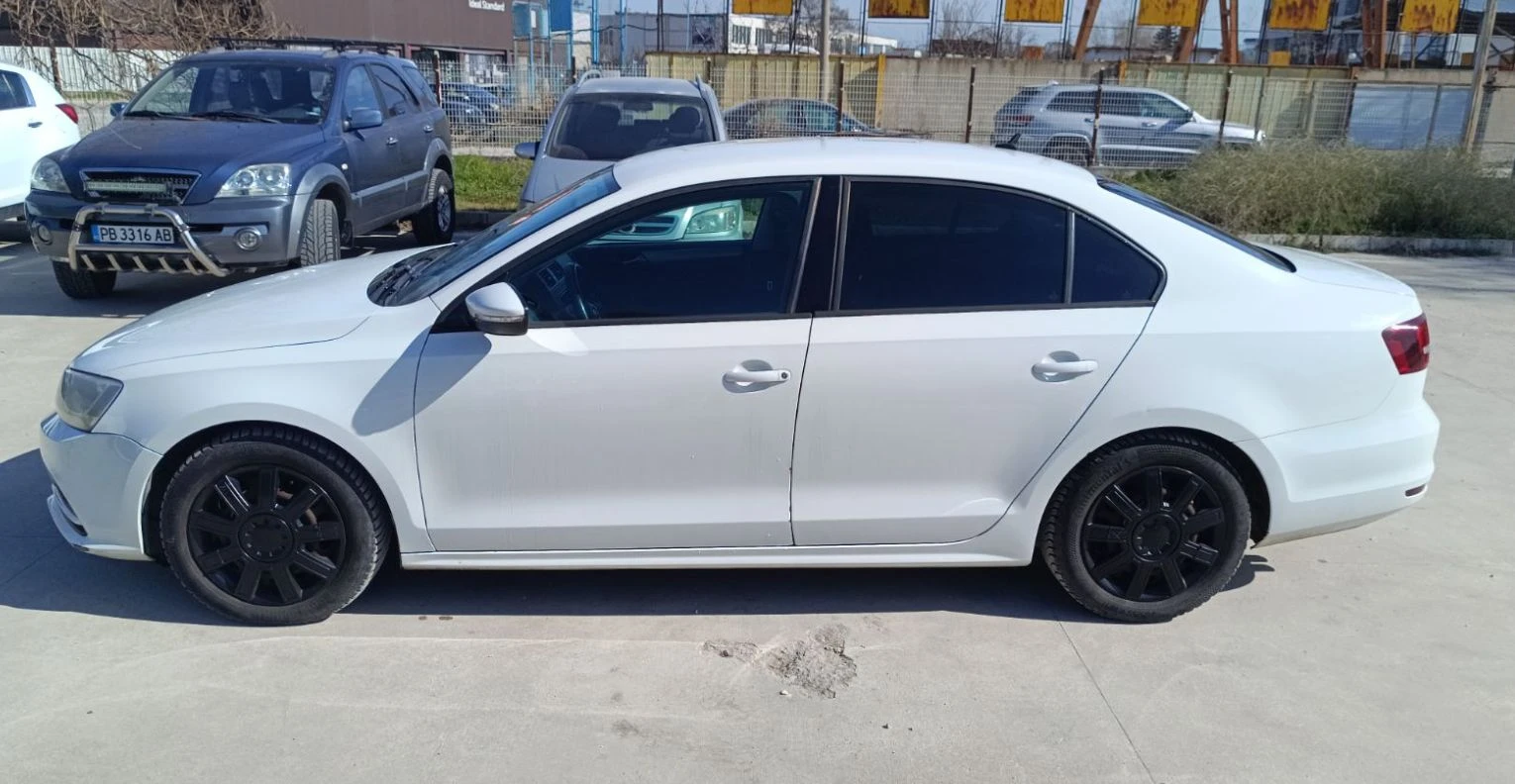 VW Jetta, снимка 4 - Автомобили и джипове - 53980533