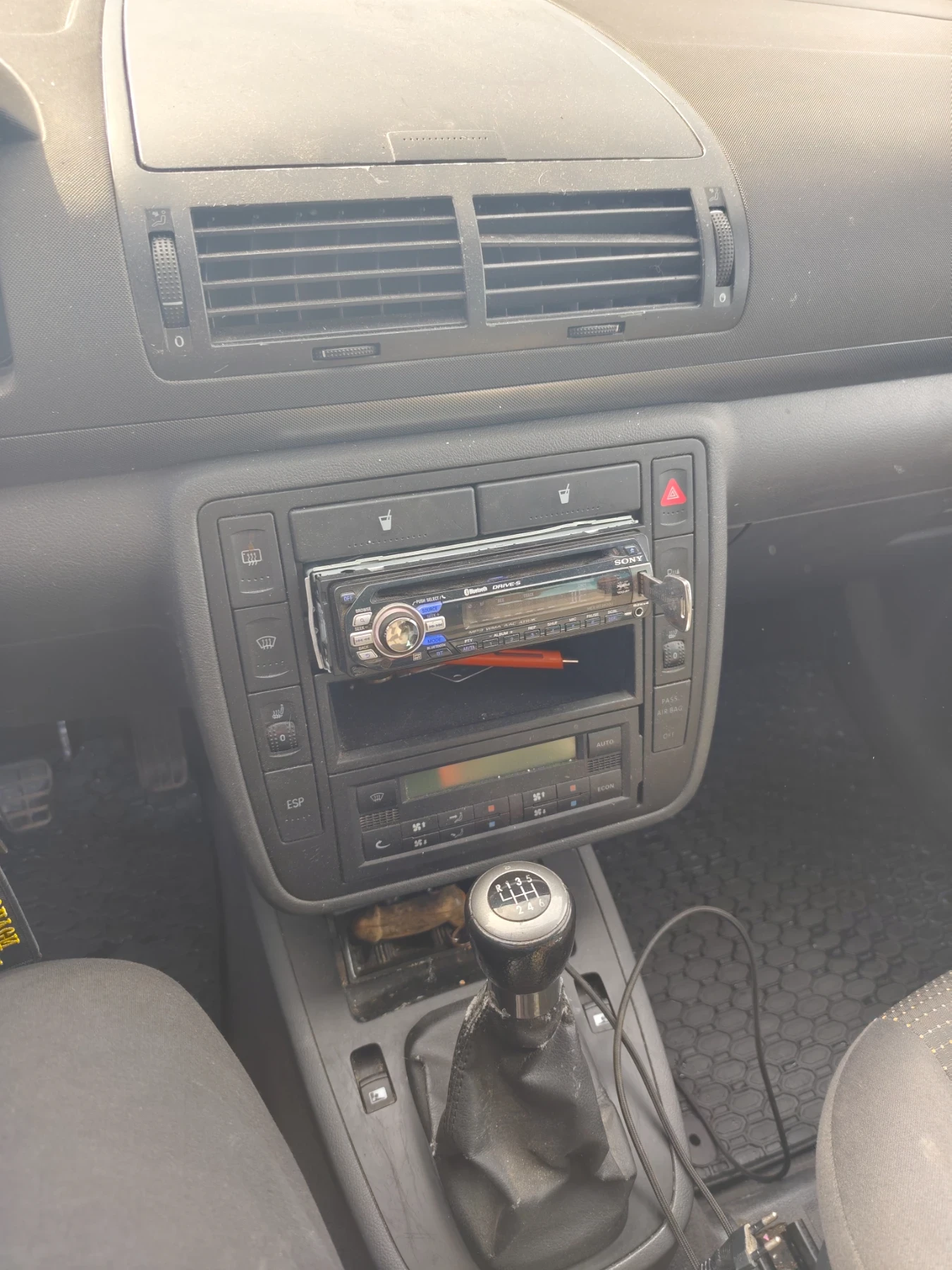 Seat Alhambra, снимка 9 - Автомобили и джипове - 54930320