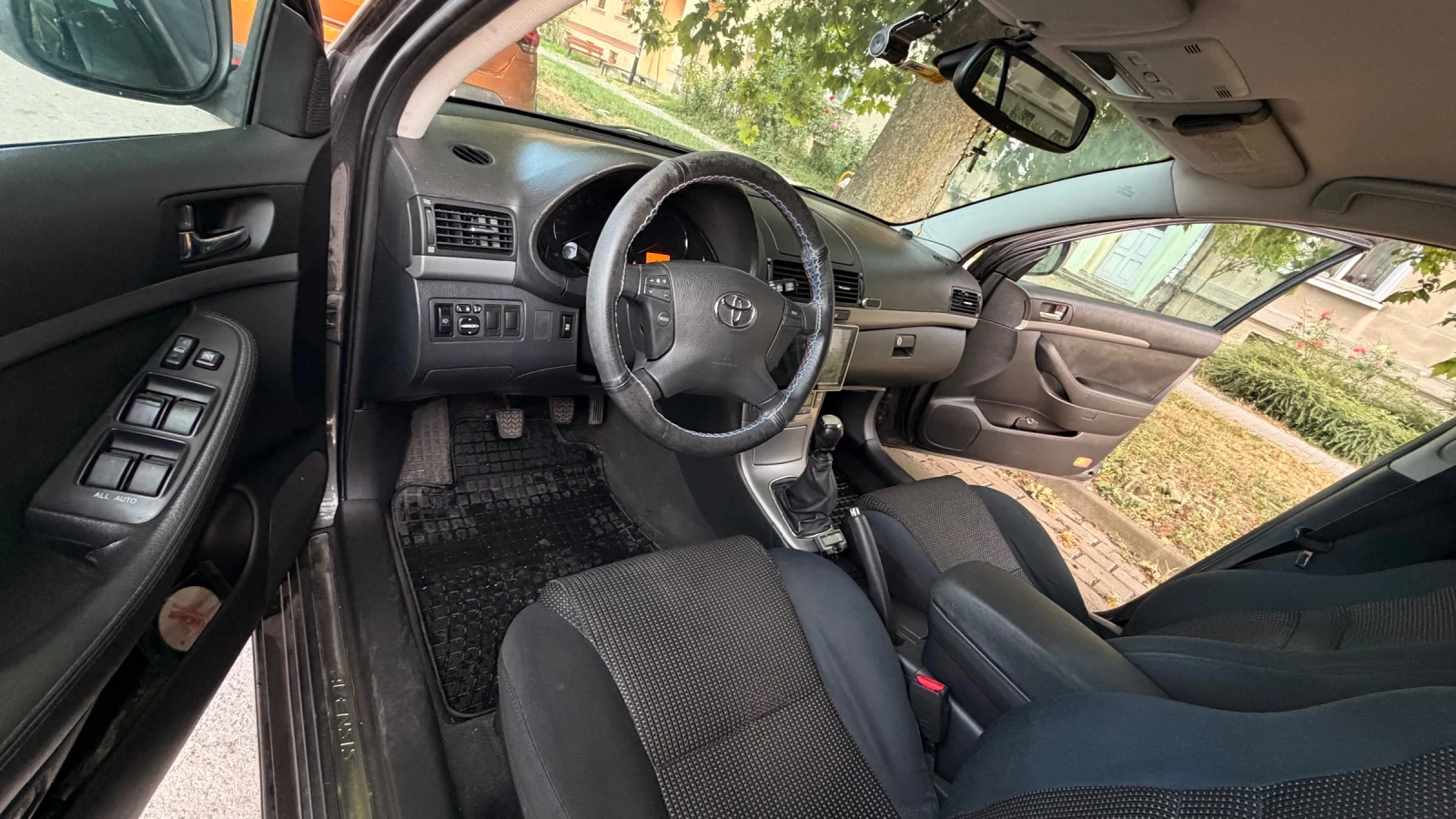 Toyota Avensis, снимка 4 - Автомобили и джипове - 55306348