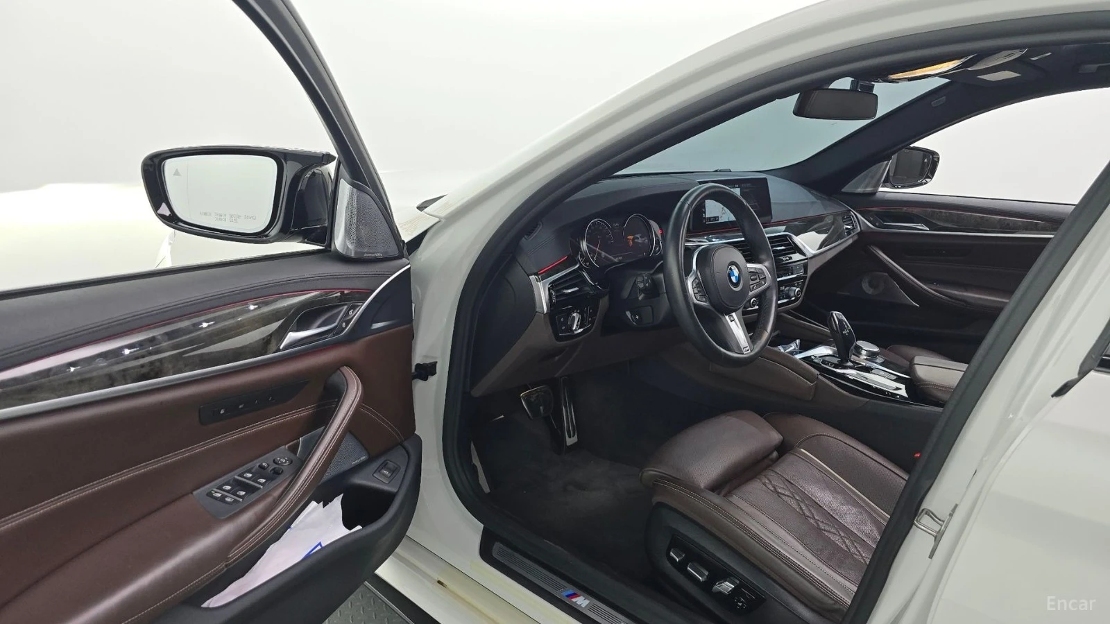 BMW 540 xDrive M Sport Plus* HUD* КОЖА* AURA S* АВТОКРЕДИТ, снимка 9 - Автомобили и джипове - 55653441