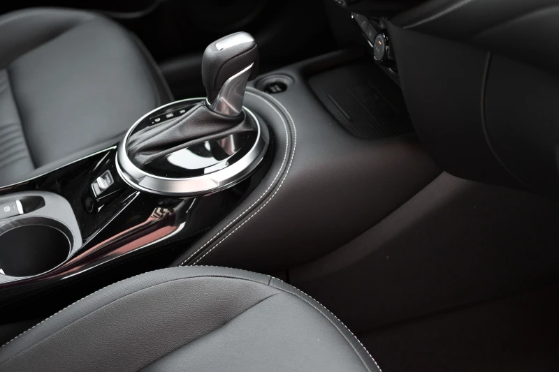 Nissan Juke Tekna 1.6 HEV, снимка 7 - Автомобили и джипове - 50811446