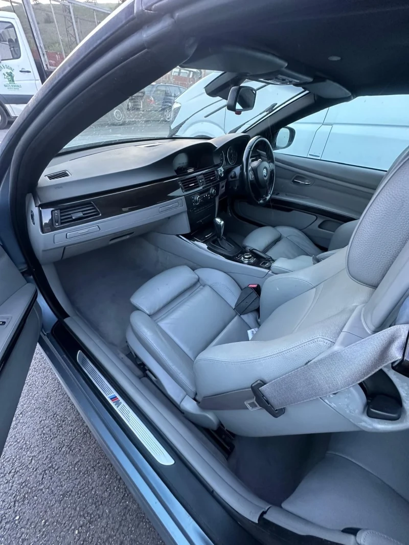 BMW 330 245кс, М пакет, Кабрио, снимка 3 - Автомобили и джипове - 51786940