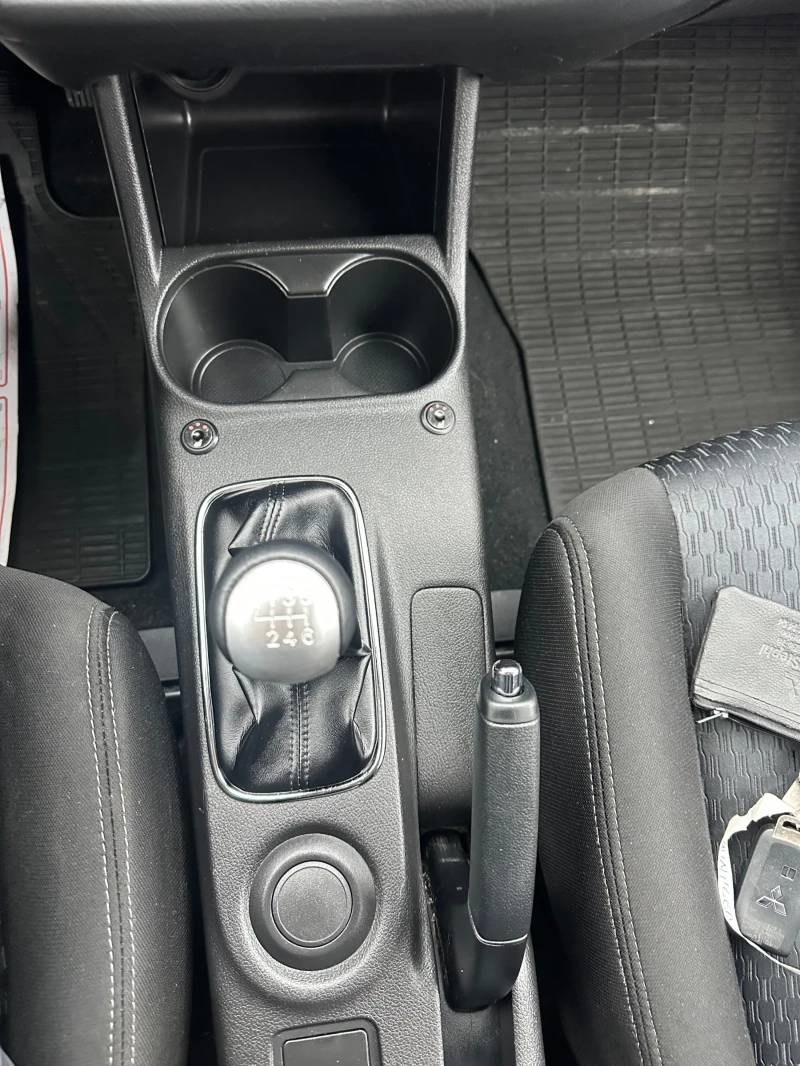 Mitsubishi Outlander 2.2 DI-D 2014 162 хил км 7 МЕСТЕН ТОП!!!, снимка 11 - Автомобили и джипове - 53308024