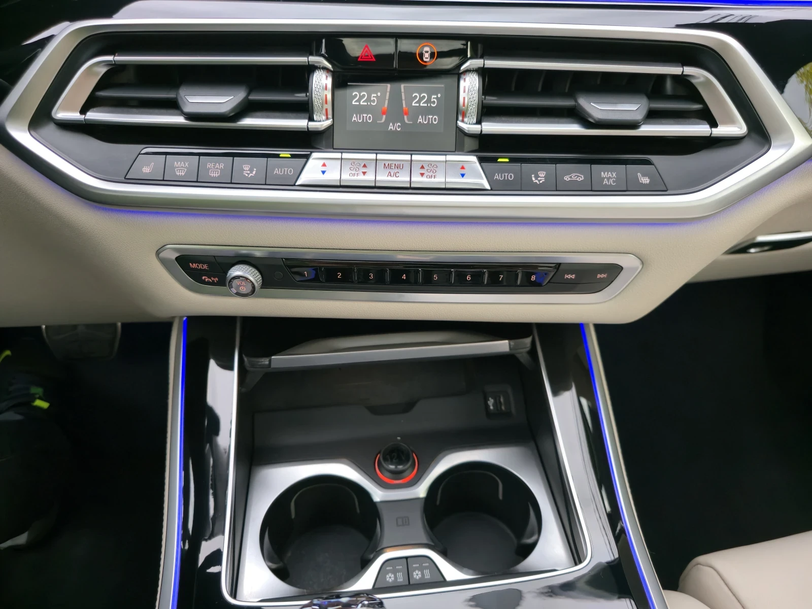 BMW X5 M50i Находка за ценители! - изображение 9