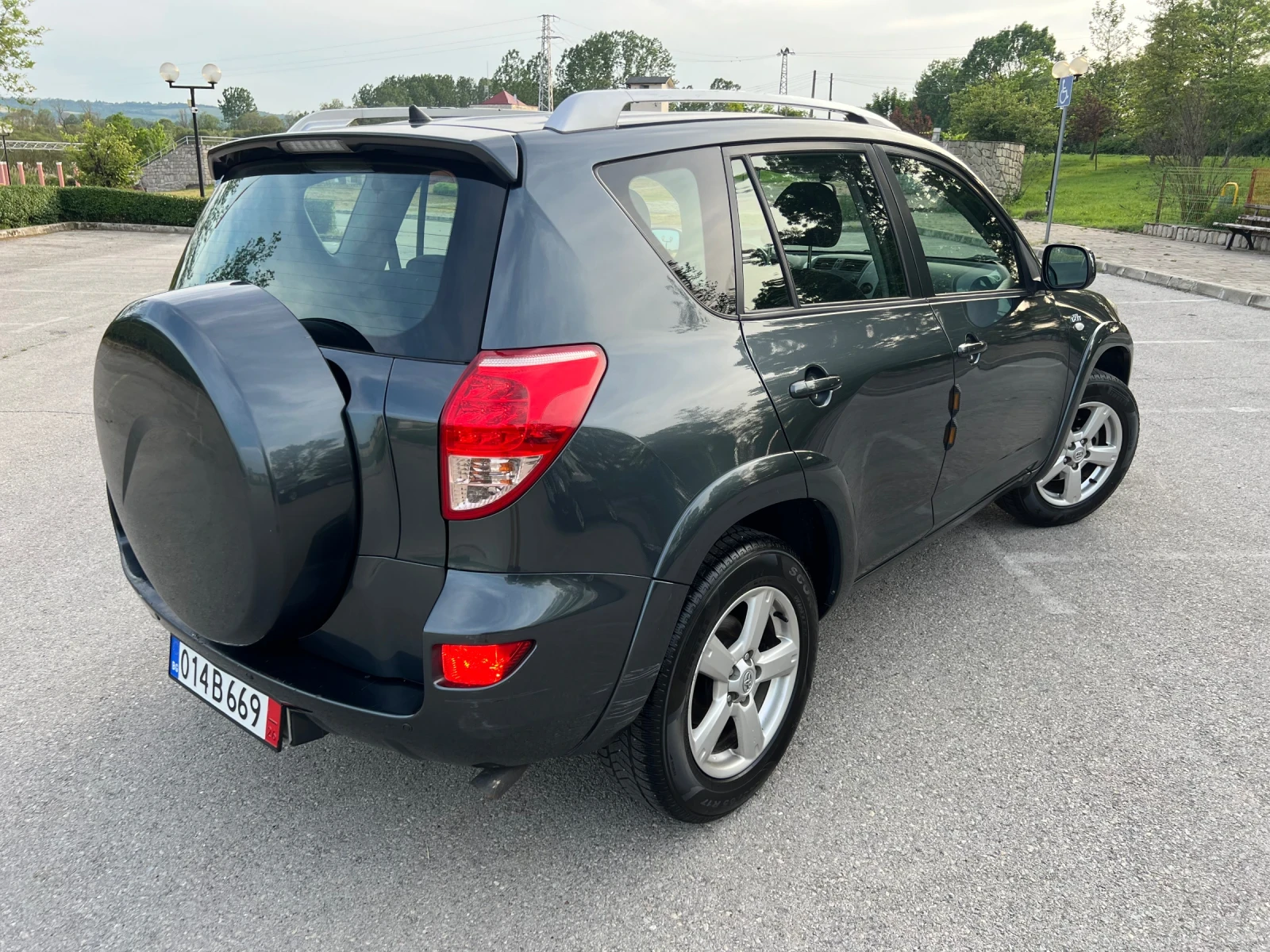 Toyota Rav4 2.2-D - изображение 5