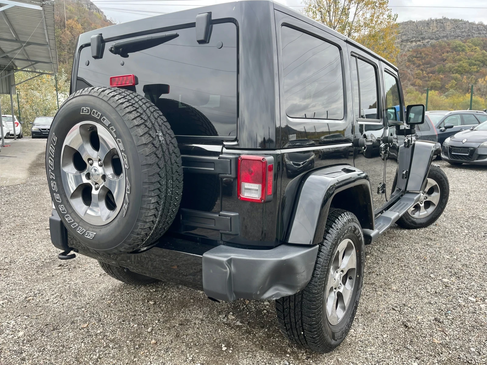 Jeep Wrangler 3.6i-UNLIMITED-4x4-БЪРЗИ БАВНИ-НАВИ-КАМЕРА-ПОДГРЕВ - изображение 6