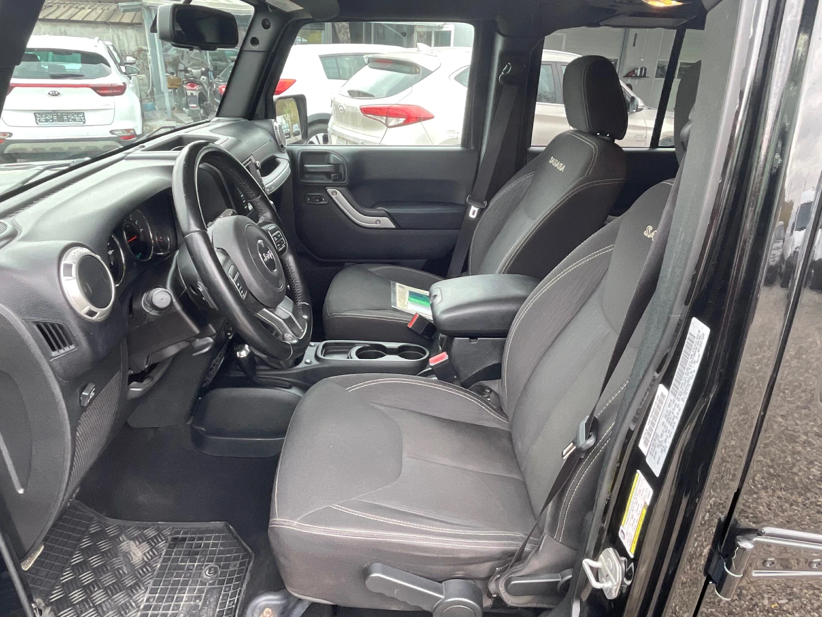 Jeep Wrangler 3.6i-UNLIMITED-4x4-БЪРЗИ БАВНИ-НАВИ-КАМЕРА-ПОДГРЕВ - изображение 10