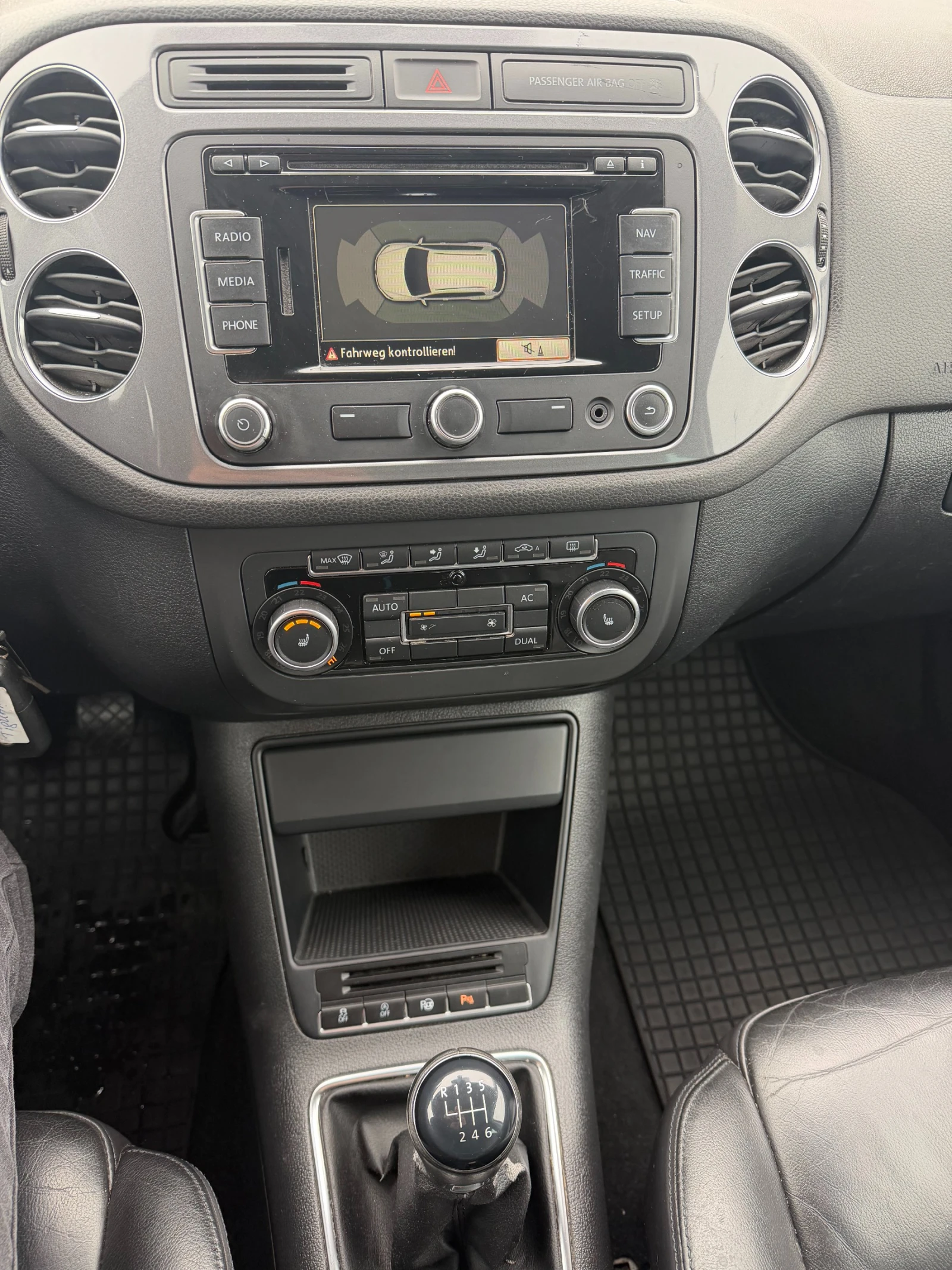 VW Tiguan 2.0TDI , снимка 13 - Автомобили и джипове - 53154674