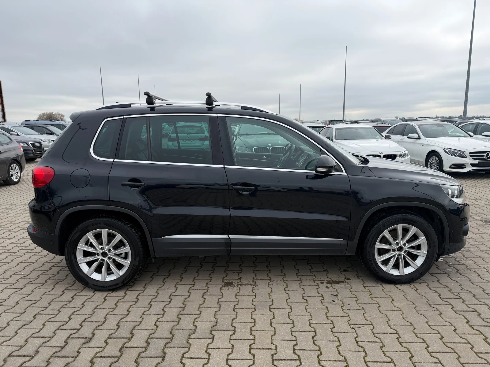 VW Tiguan 2.0TDI , снимка 5 - Автомобили и джипове - 53154674