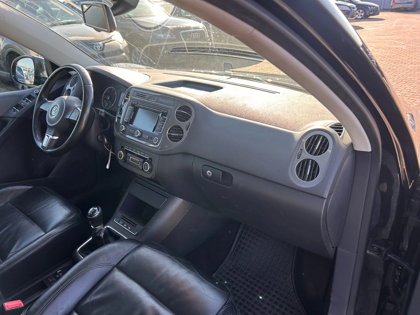 VW Tiguan 2.0TDI  - изображение 10