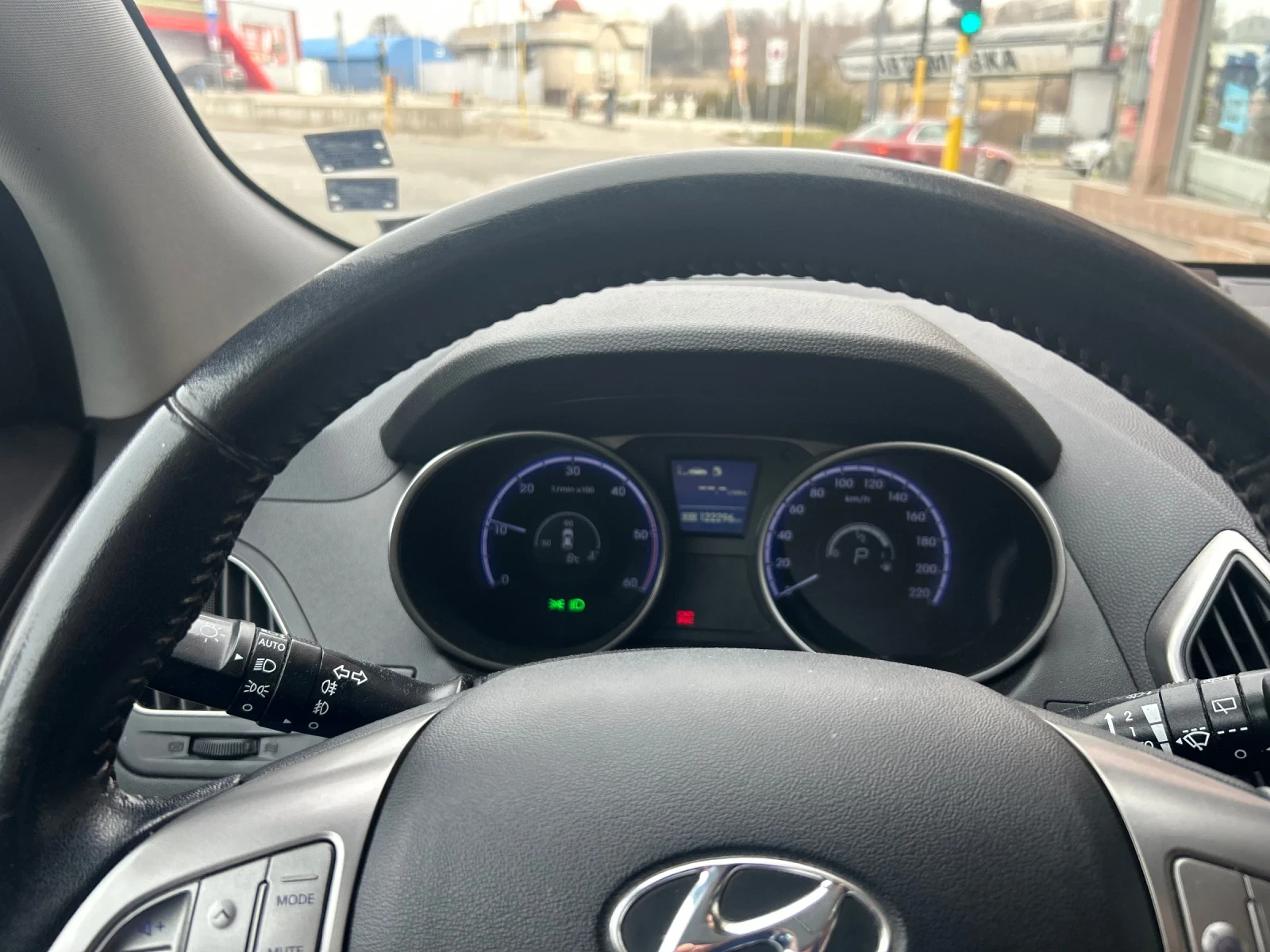 Hyundai IX35 2.0d 184, снимка 11 - Автомобили и джипове - 53716585