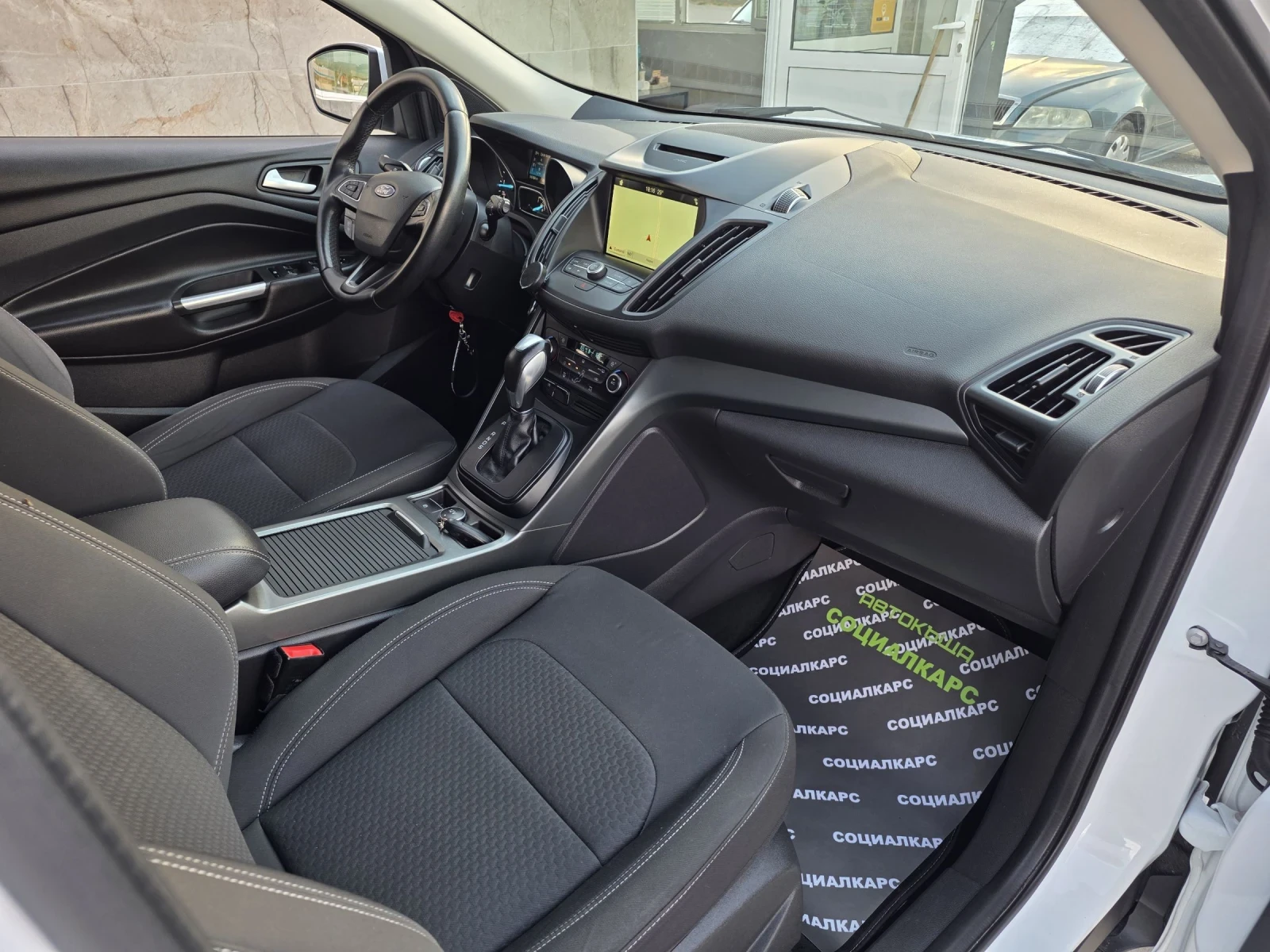 Ford Kuga 2.0d 4x4, снимка 14 - Автомобили и джипове - 55048815